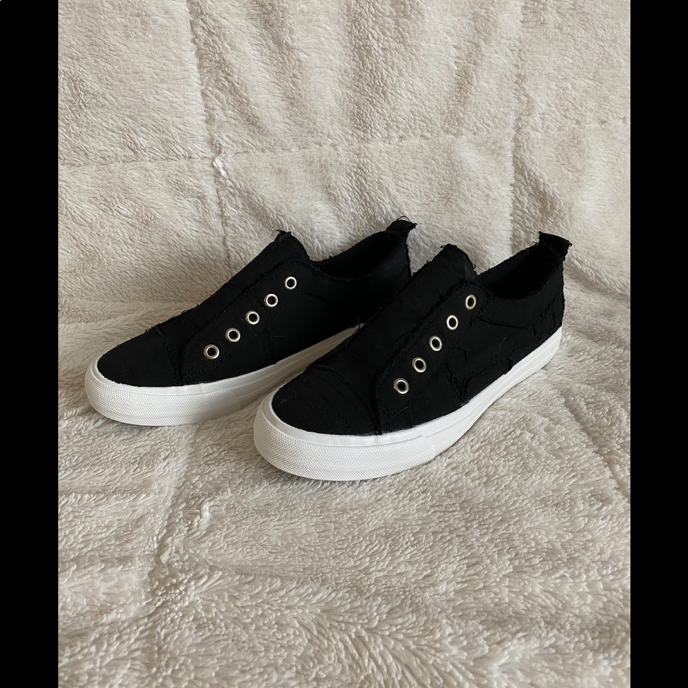 Brand new 7.5 shoes